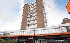 Sentinel 2 Bed Apartment In Nw London